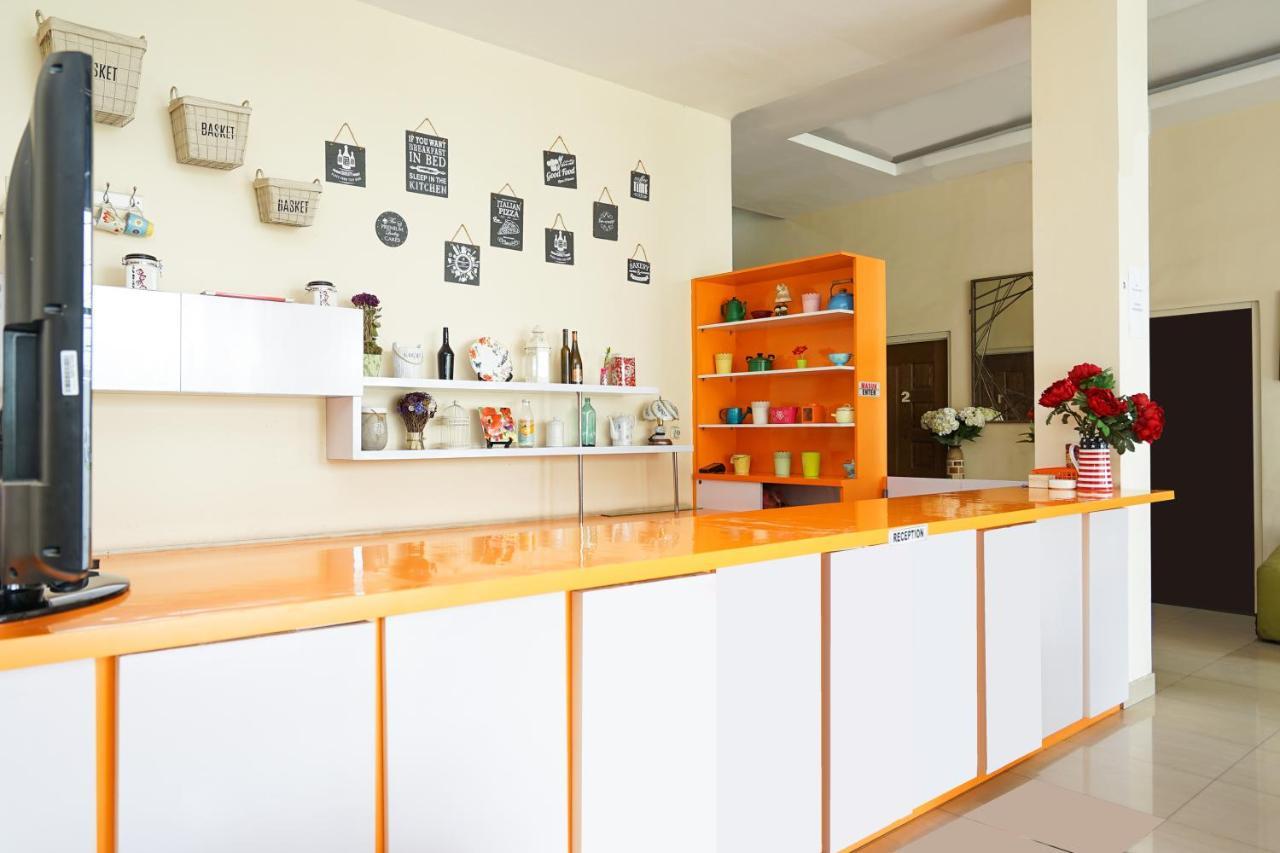 Pratisarawirya Guesthouse By Ecommerceloka Surabaya Exterior photo