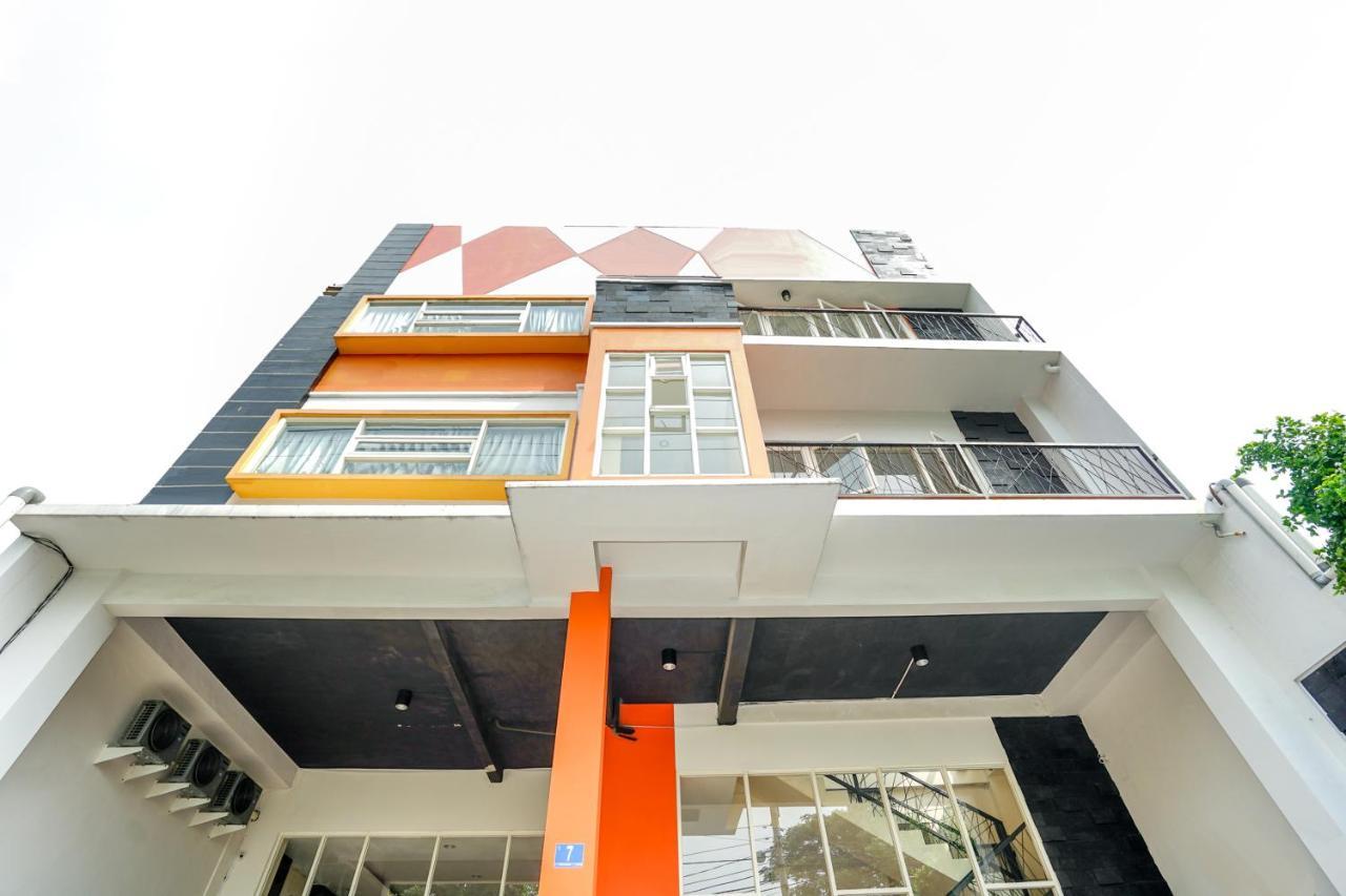 Pratisarawirya Guesthouse By Ecommerceloka Surabaya Exterior photo
