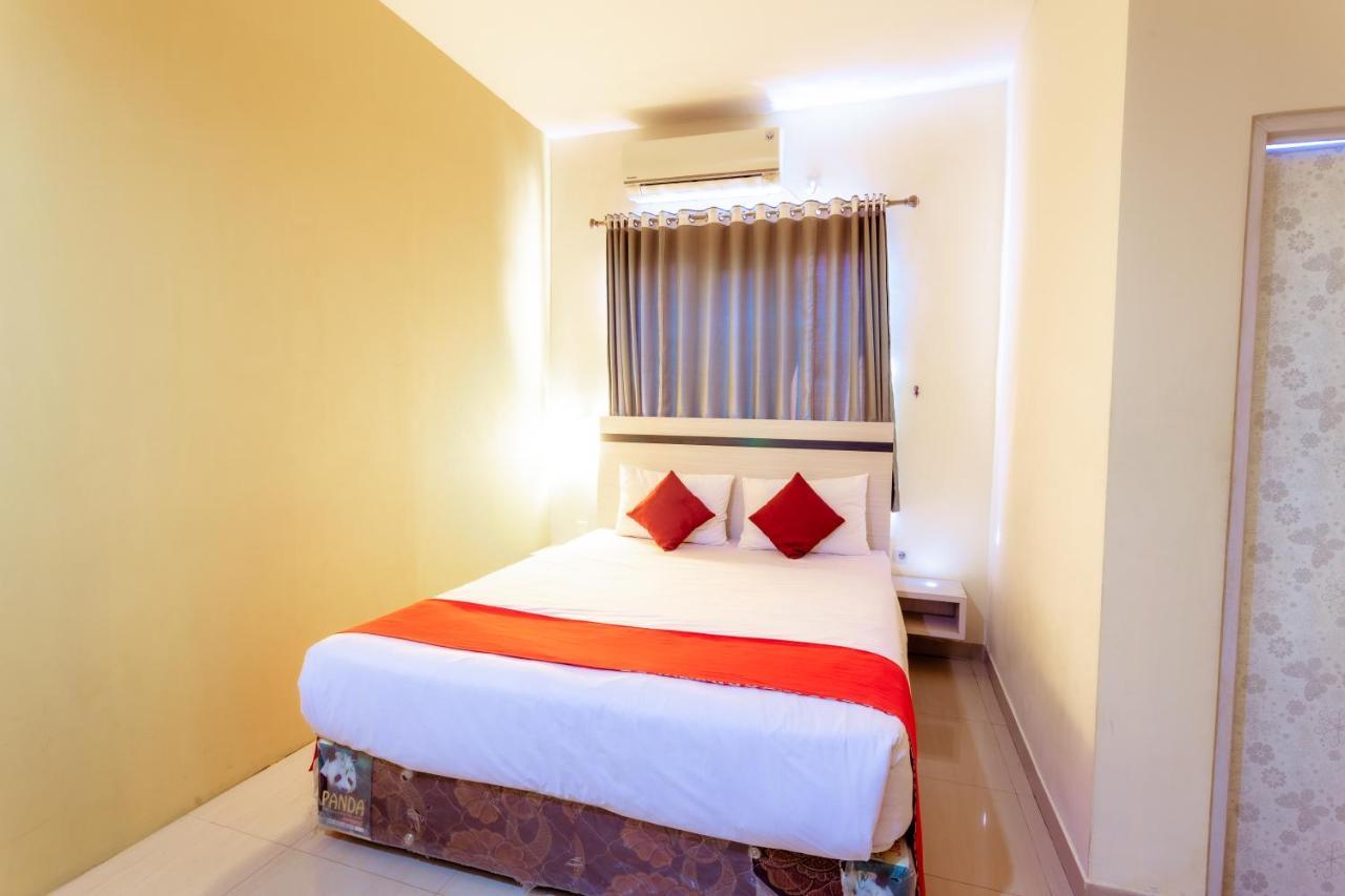 Pratisarawirya Guesthouse By Ecommerceloka Surabaya Exterior photo