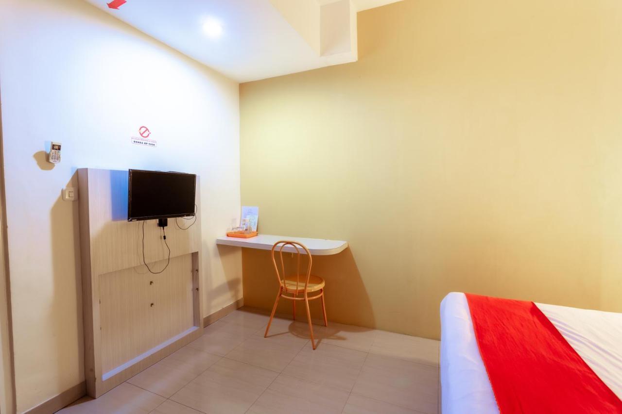 Pratisarawirya Guesthouse By Ecommerceloka Surabaya Exterior photo