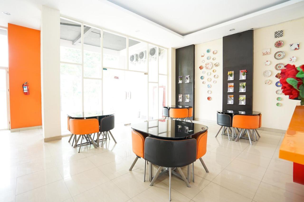 Pratisarawirya Guesthouse By Ecommerceloka Surabaya Exterior photo