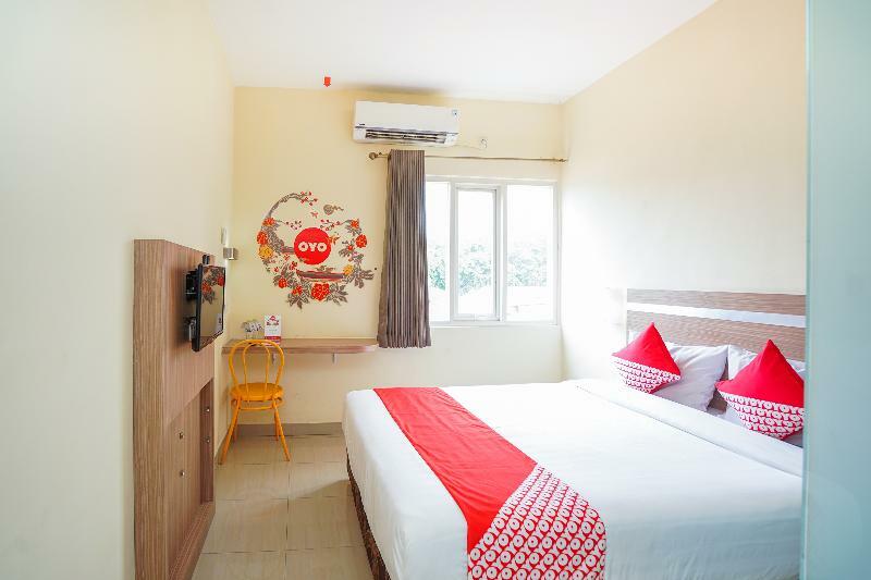 Pratisarawirya Guesthouse By Ecommerceloka Surabaya Exterior photo